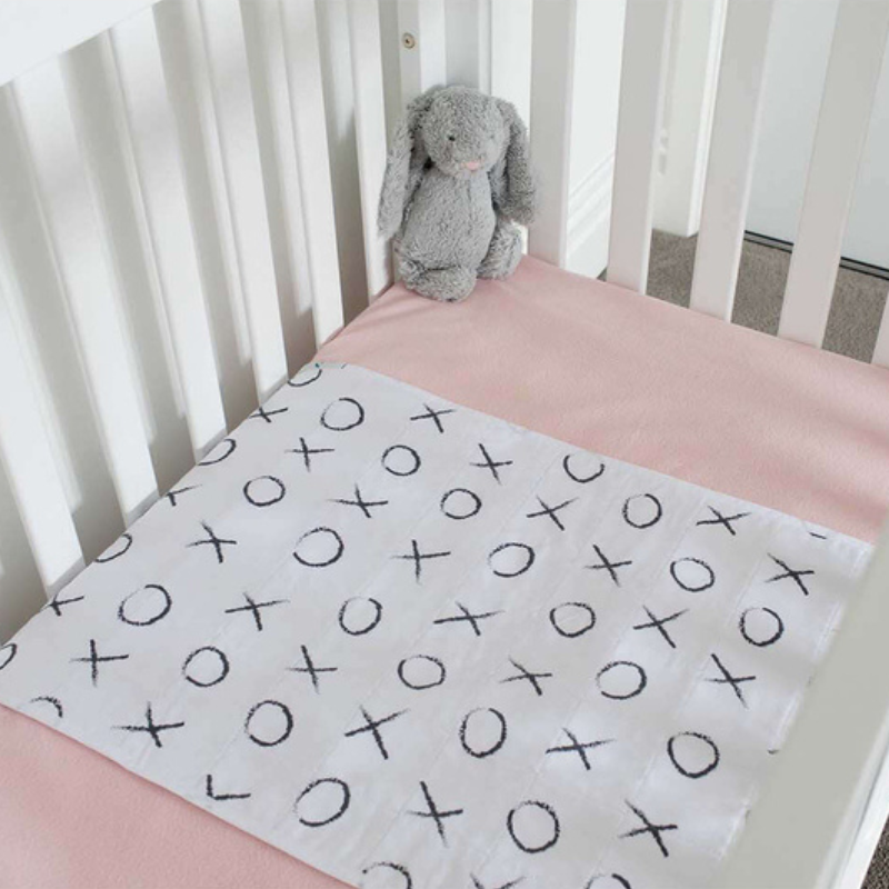 Cot Pad – Hugs and Kisses