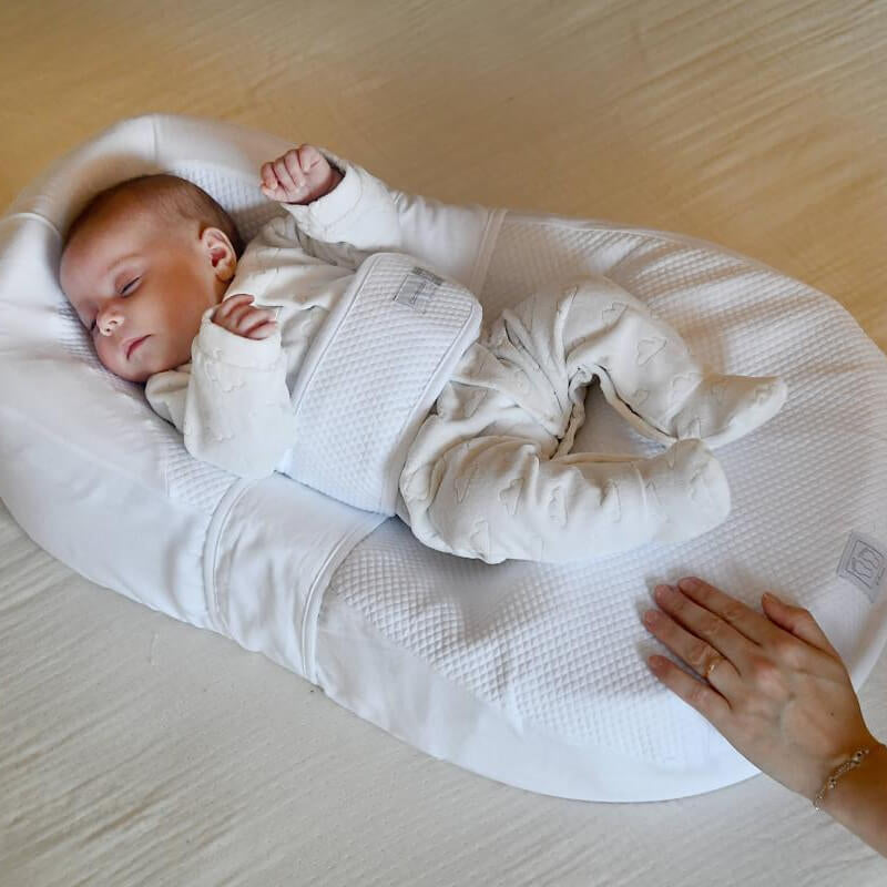 Red Castle | Cocoonababy Nest with Fitted Sheet