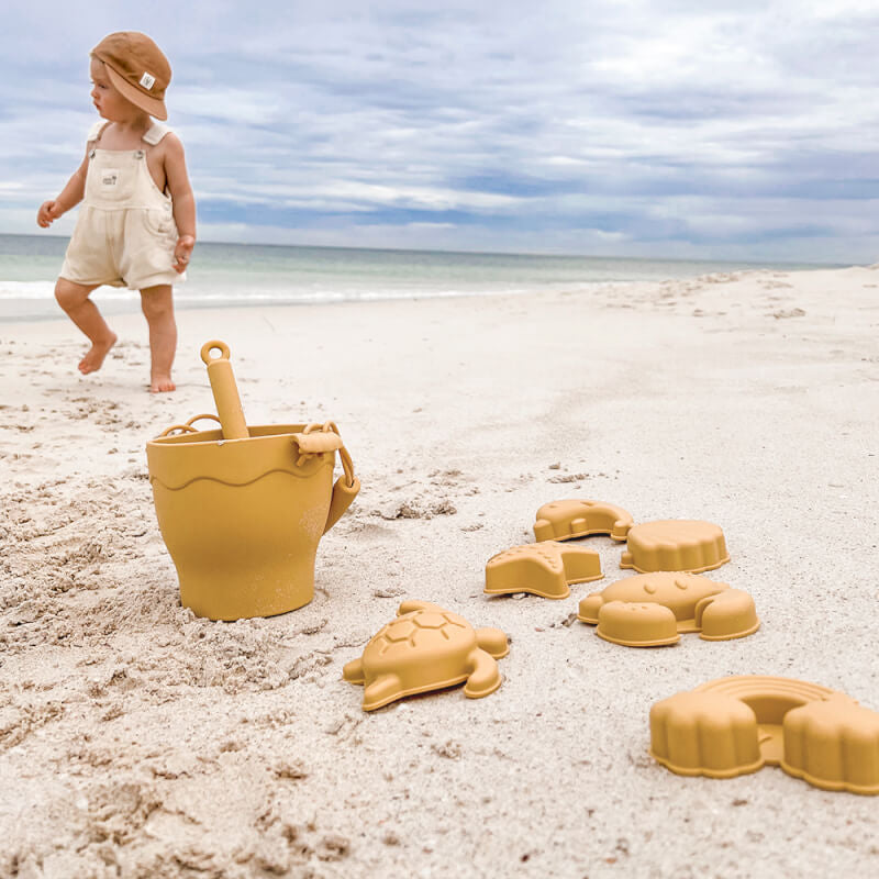 Playground Silicone 8Pc Bucket & Spade Set - Sunshine