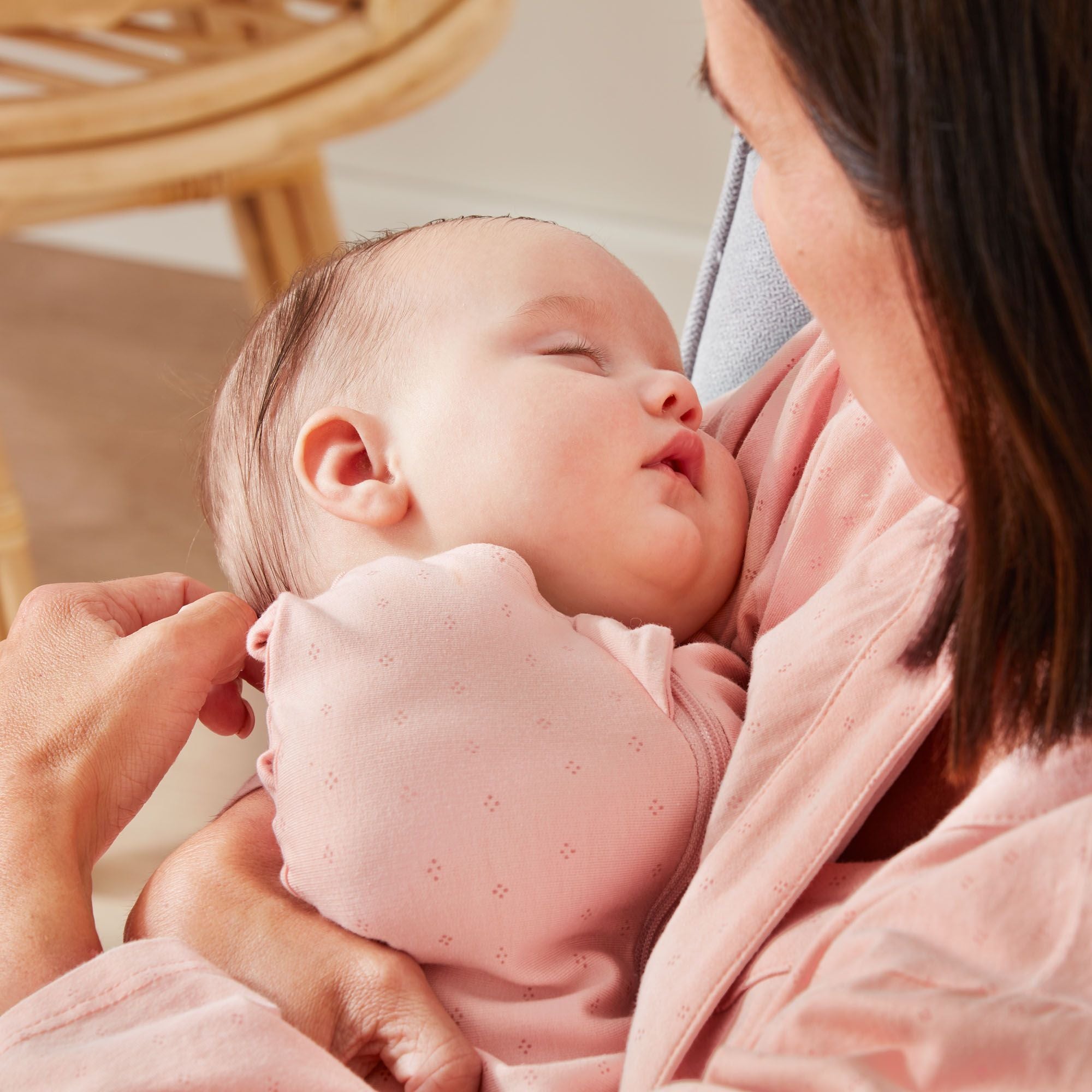 Cocoon Swaddle Bag 0.2 TOG - Berries